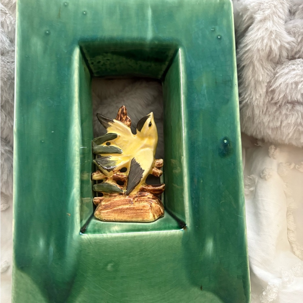 Mc coy bird in a box vintage. Vase